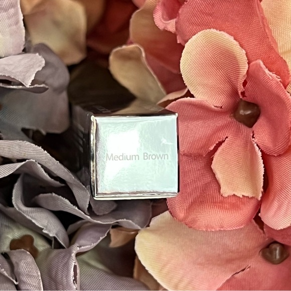 Belle En Argent Reframing Tinted Brow Gel - Medium Brown - Picture 7 of 8